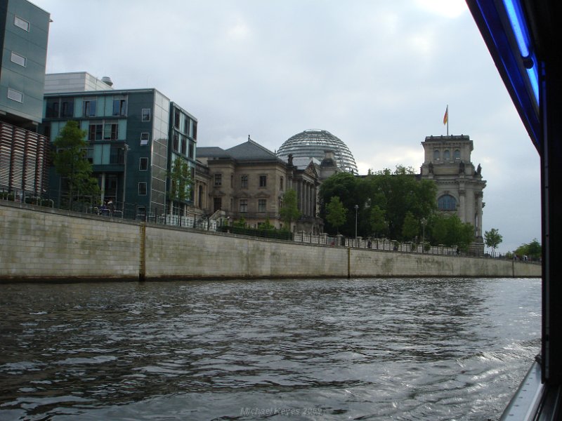 DSC06554.JPG - Boatride on the Spree