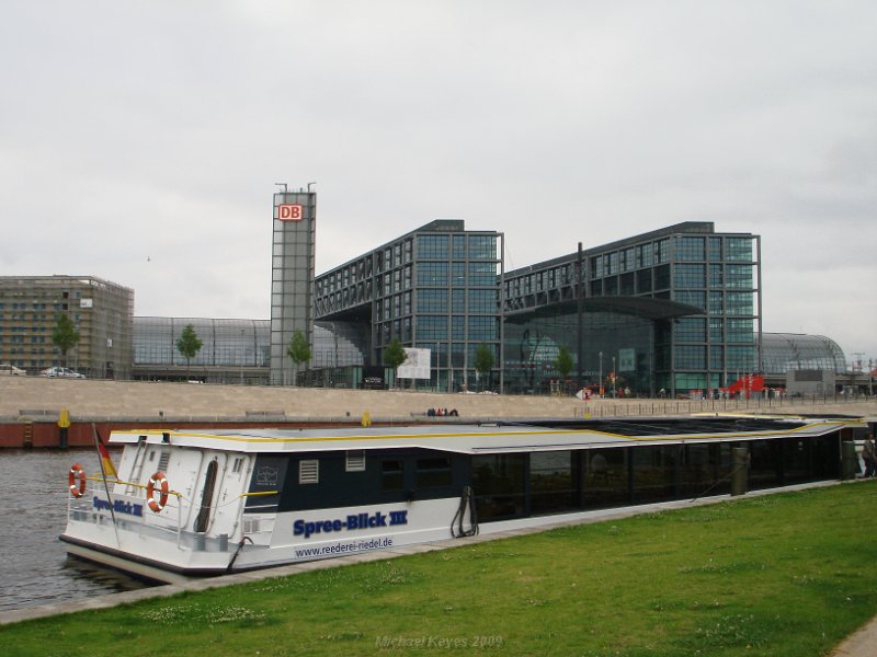 DSC06576.JPG - Boatride on the Spree