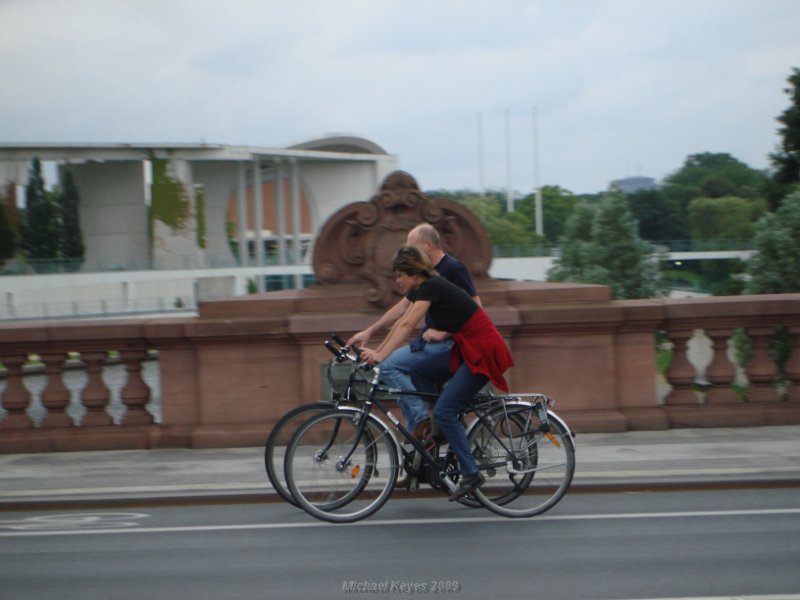 DSC06579.JPG - Bikers in Berlin