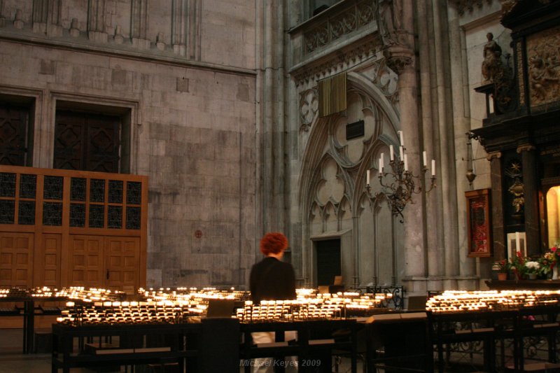 IMG_3586.JPG - Candles inside the DOM