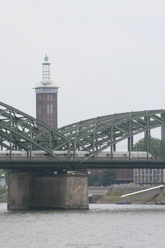 IMG_3607.JPG - Tower on the other side of the Rhine