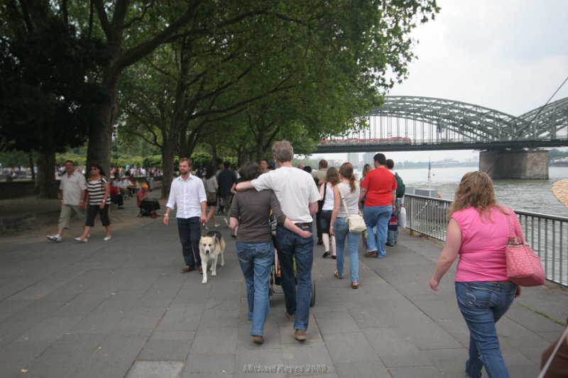 IMG_3939.JPG - Walking along the Rhine