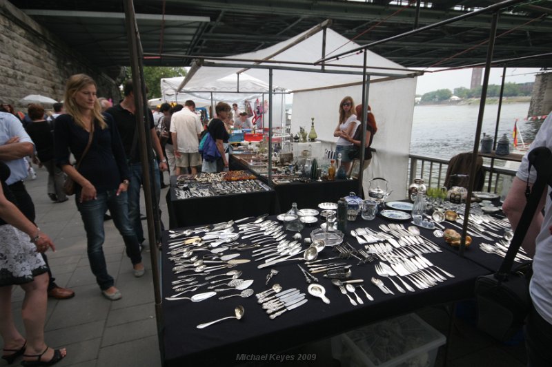 IMG_3943.JPG - Flea market