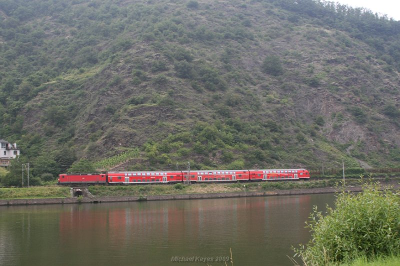 IMG_4458.JPG - Crossing the river toward Alken for Dinner