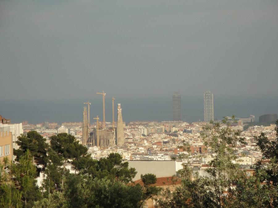 DSC01257.JPG - Sagrada Familia from Parc Gruel