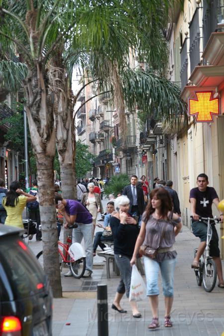 IMG_6251.JPG - Busy street Looking For a Restaurant