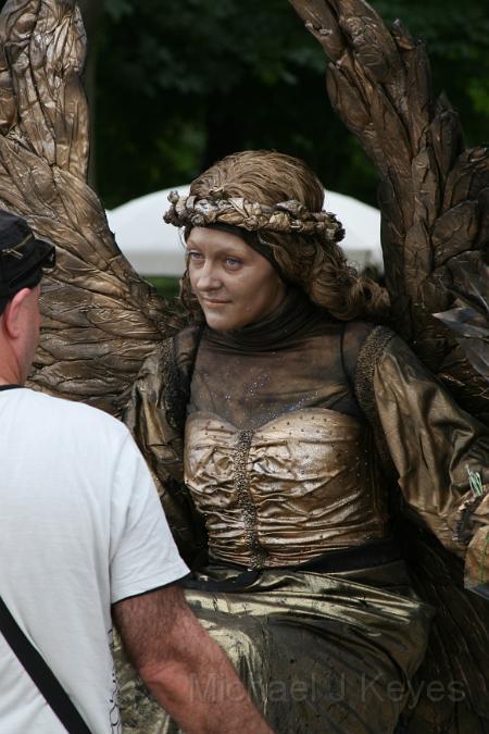 IMG_7197.JPG - Entertainer Getting Ready , Retiro Park