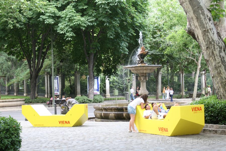 IMG_7283.JPG - Lounge chairs in the park near Atocha