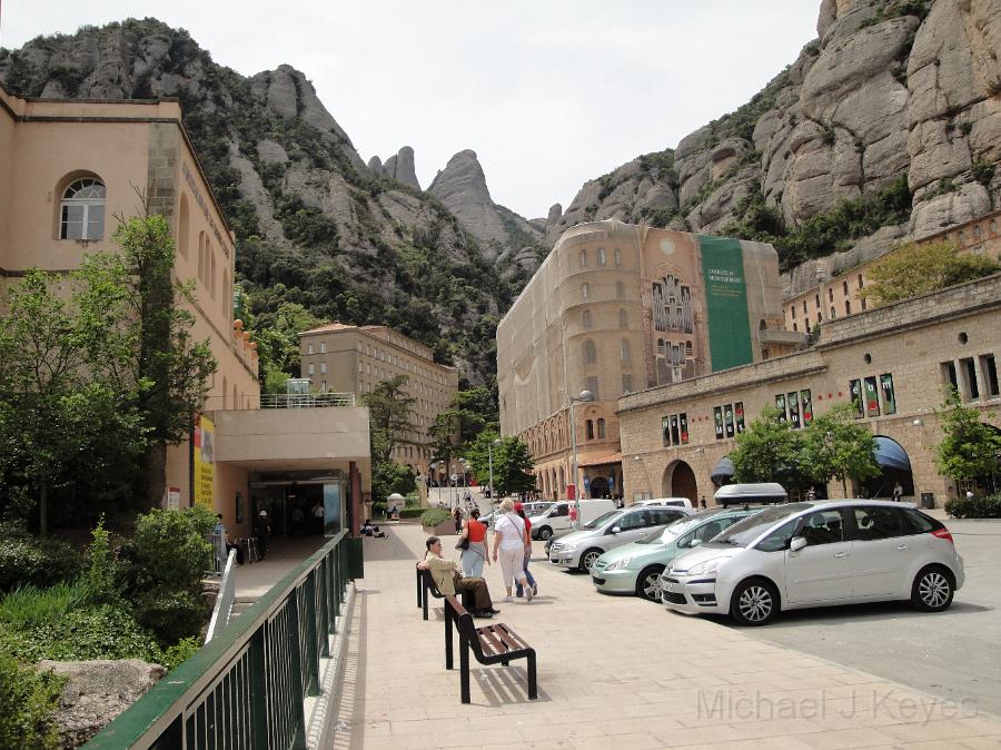 DSC01023.JPG - Arrival at Montserrat from the Rack Railway