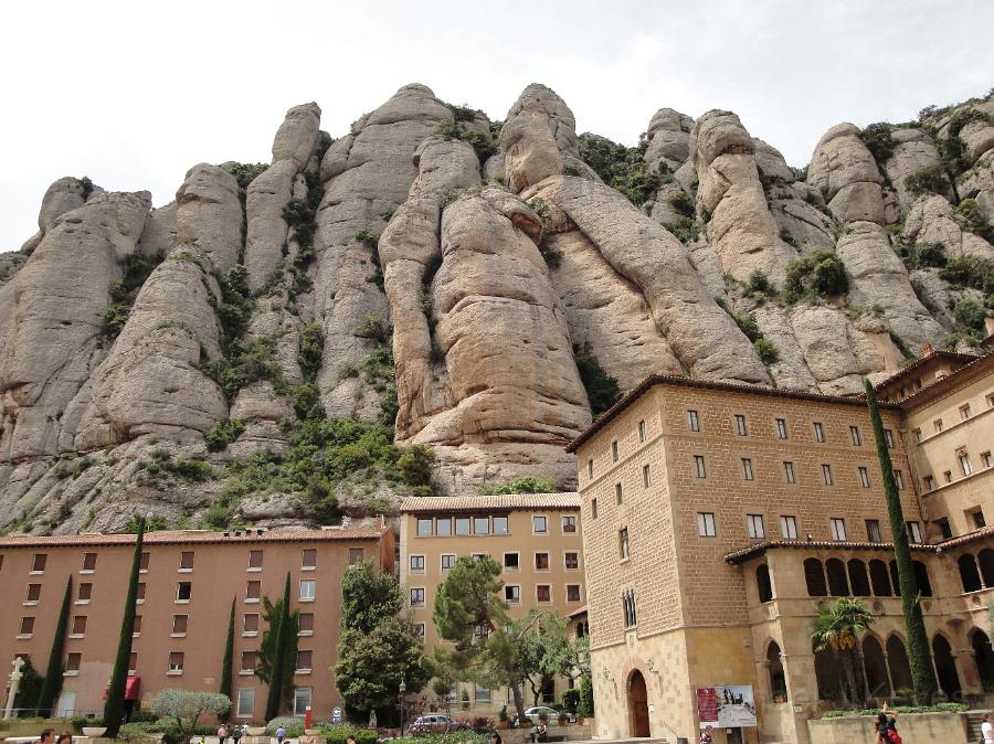 DSC01036.JPG - Monastary at Montserrat