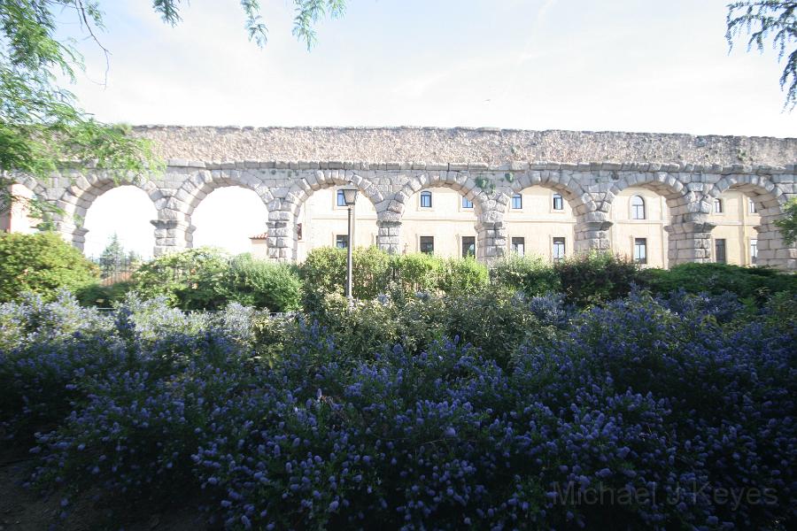 IMG_5177.JPG - Another section of the aqueduct