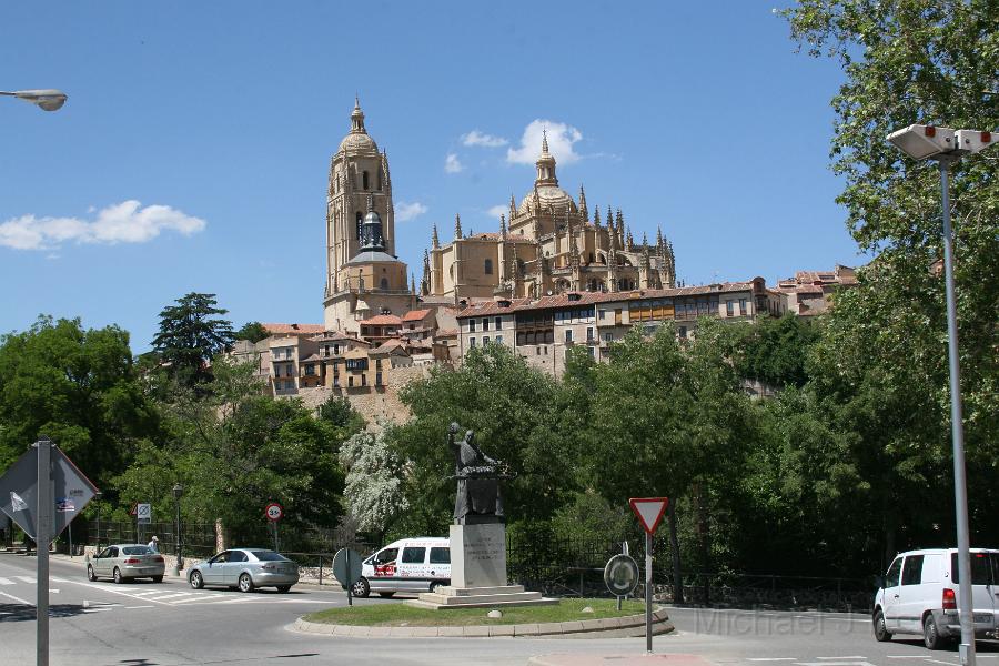 IMG_7313.JPG - First views on arrival at the Segovia  bus station.