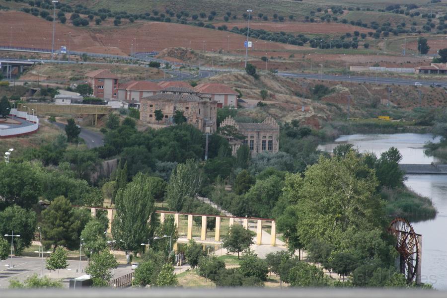 IMG_7959.JPG - View from toledo, and Water Mill, on Tagus river