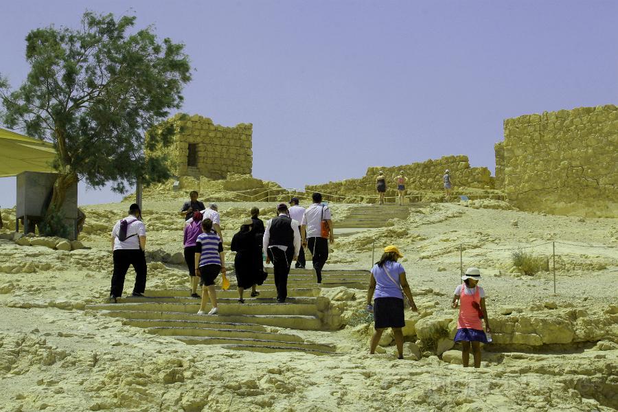 IMG_7221.JPG - More visitors to Masada