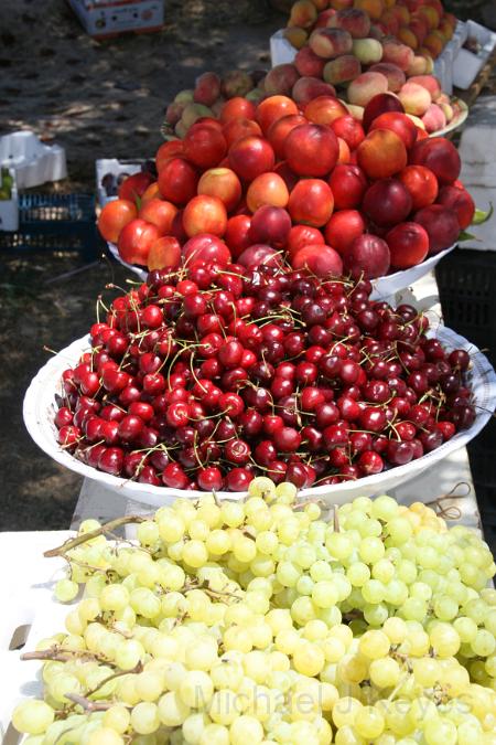 IMG_8488.JPG - Cherries & Grapes