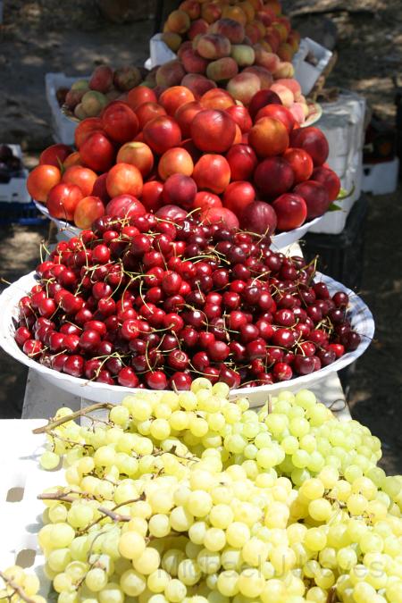 IMG_8490.JPG - Cherries & Grapes