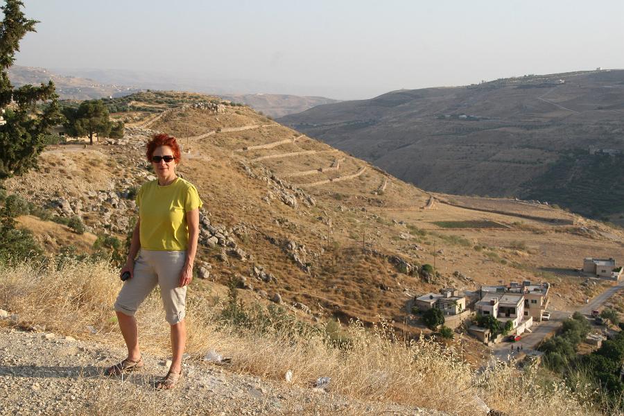 IMG_6678.JPG - Lee above El Amir Castle