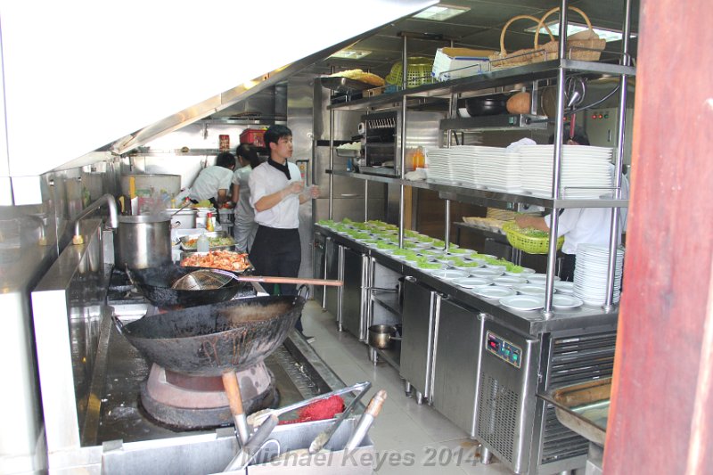 IMG_8042.JPG - Kitchen Aboard the Auco 