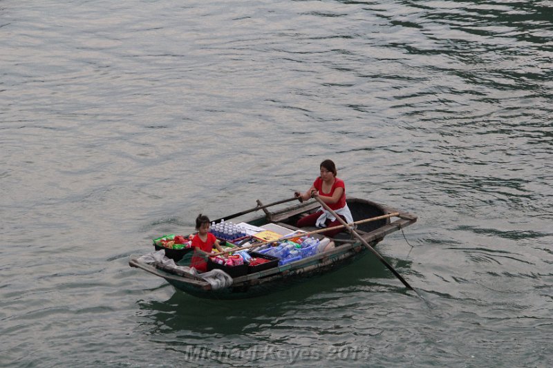 IMG_8219.JPG - Mother and Daughter are heading home, Good night!