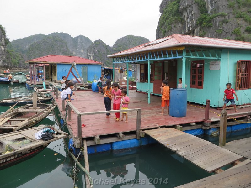 IMG_1700.JPG - Floating Village