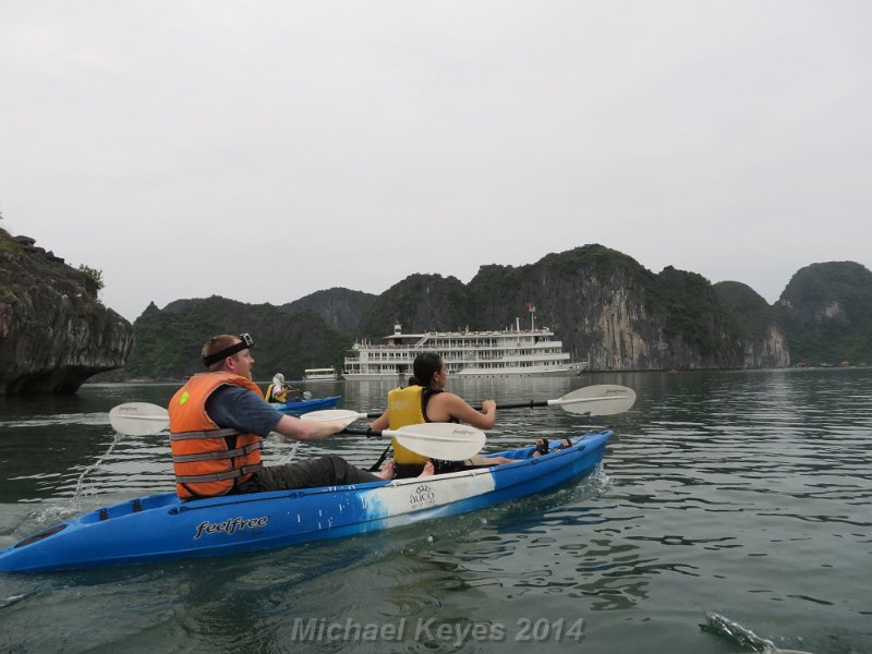 IMG_1833.JPG - They didn't tell us that they would reposition the Ship while we kayaked to the new position