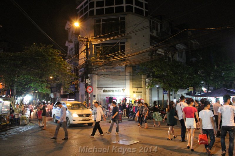 IMG_7404.JPG - Late night Shopping outdoor street market