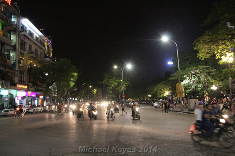 IMG_7413.JPG - Motorcycles never sleep