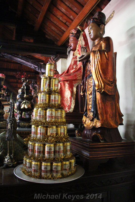 IMG_7450.JPG - Offerings to Buddha