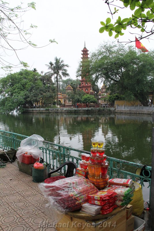 IMG_7484.JPG - Pagoda at Tran Quoc Temple