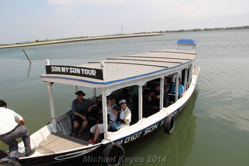 IMG_0401.JPG - Disembark in Hoi An