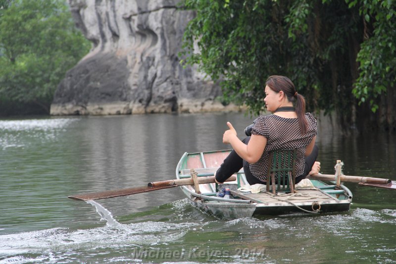 IMG_8869.JPG - Tam Coc, Look Ma, no Hands