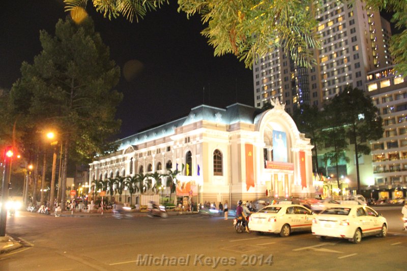 IMG_1504.JPG - Night time In saigon