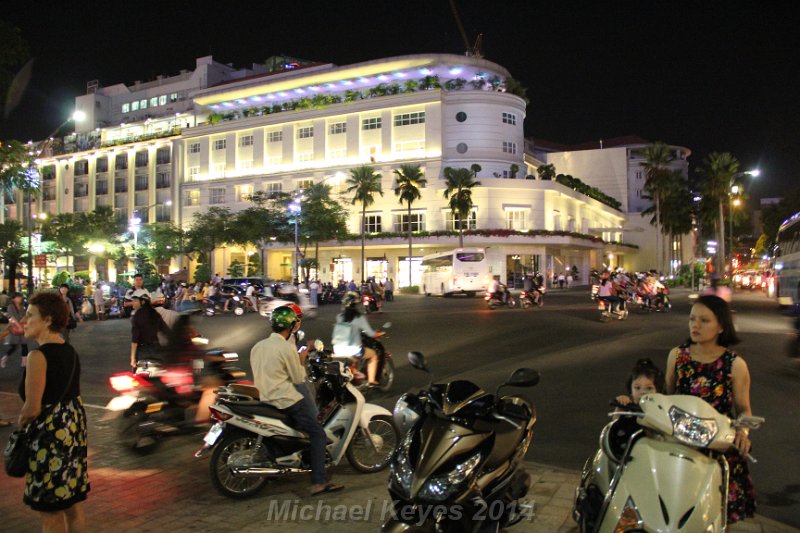 IMG_1575.JPG - Night time Saigon