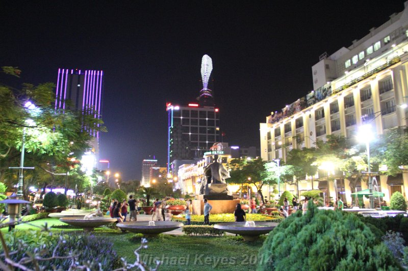 IMG_1584.JPG - Night time Saigon