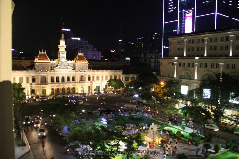 IMG_1617.JPG - Night time Saigon