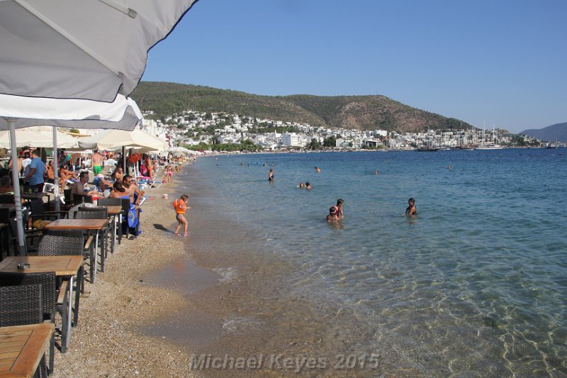 IMG_5735.JPG - Clear waters of the Agean  at Bodrum!   Restaurants on the left!