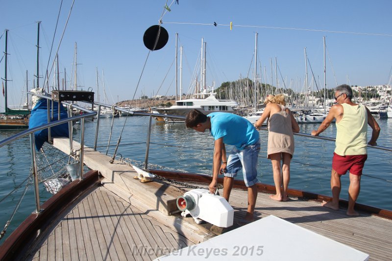 IMG_5756.JPG - First time to weigh anchor!