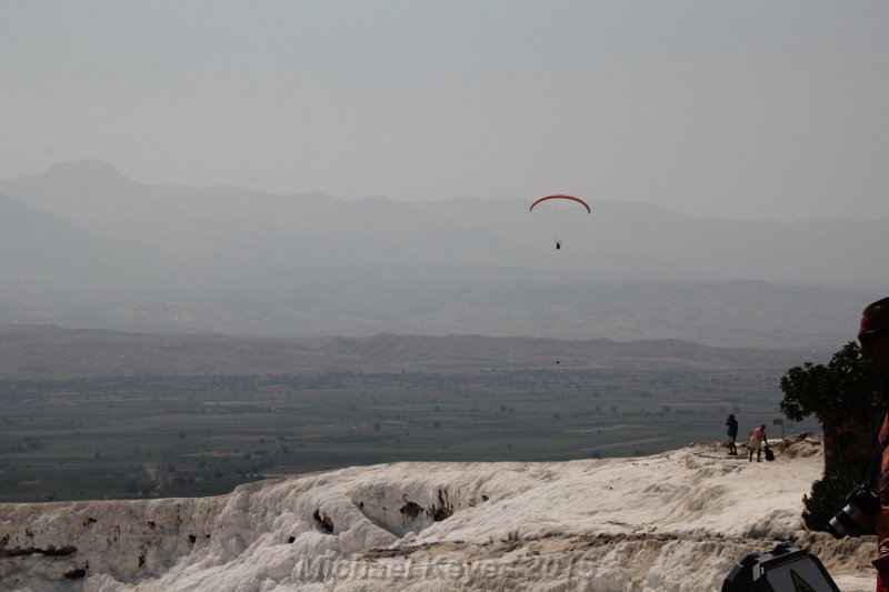 IMG_5551.JPG - Hang Gliders were plentiful throughout the day. 