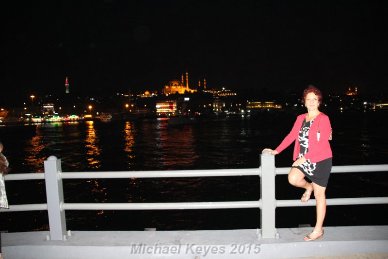 IMG_4181.JPG - On the Galata Bridge, sans fishing pole