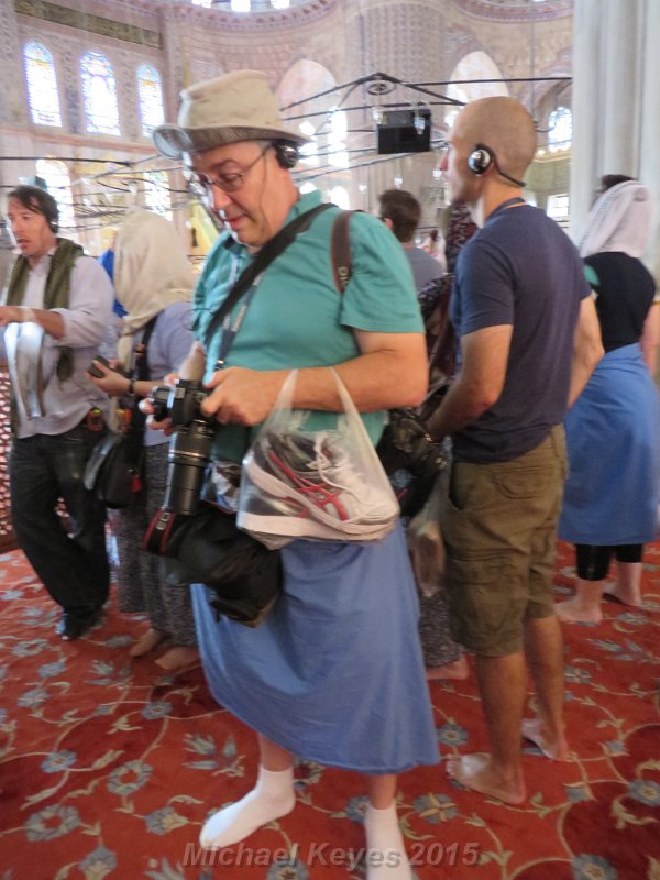 IMG_3509.JPG - Somebody thinks this is a funny Photo, but alas, I am among many fellow Photo enthusiast at the Blue Mosque. 