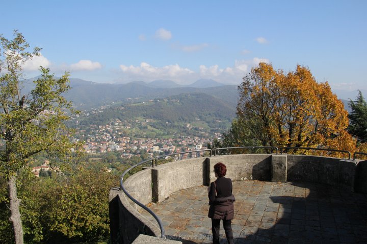 IMG_1678.JPG - Orobian Alps in the distance