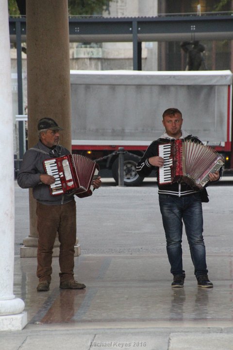 IMG_1760.JPG - Fisarmonica... Accordion..  