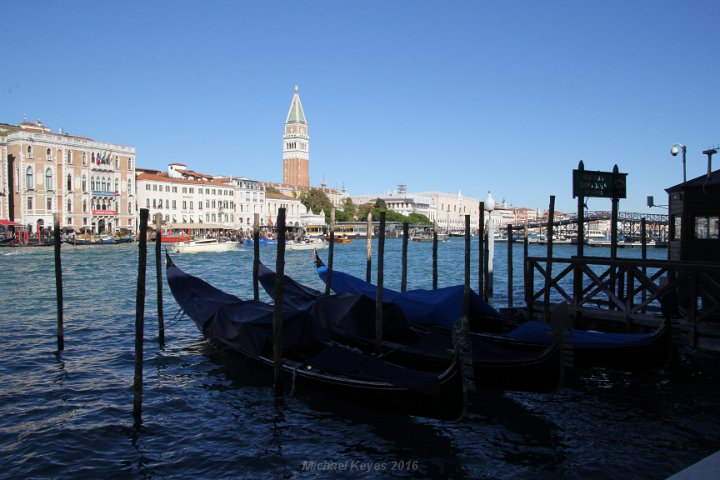 IMG_2567.JPG - Gondolas looking back east over the Grand Canal