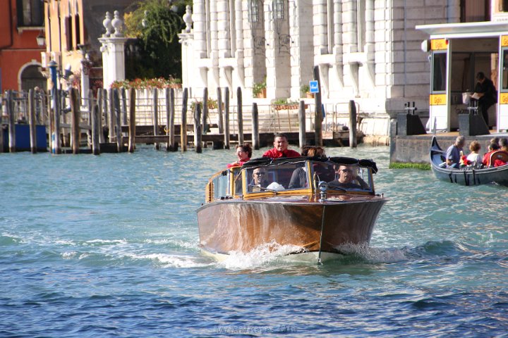 IMG_2585.JPG - Here's what I mean... Back in 2004, our group took a boat like this over to venice from the mainland. 