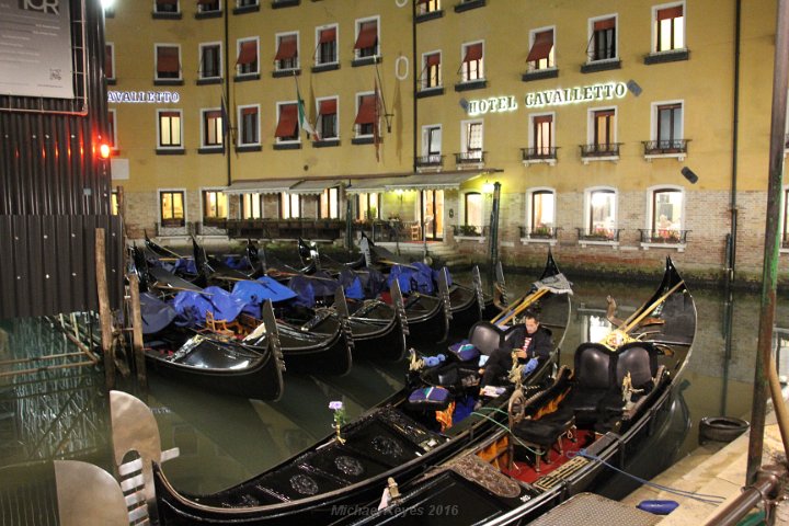 IMG_2919.JPG - Another favorite gondola Parking lot!