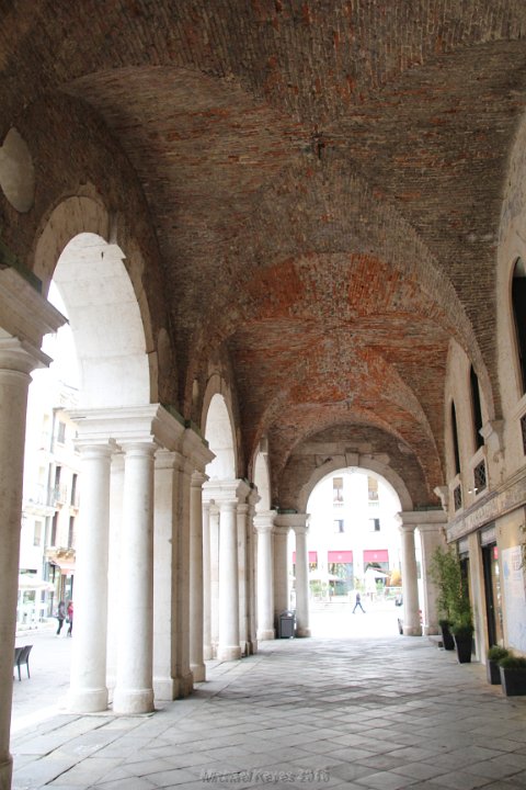 IMG_2403.JPG - Inside the Basilica Paladiana