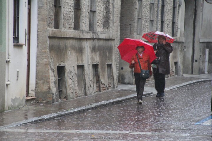 IMG_3207.JPG - A rainy day in Parma... lends to the atmosphere!