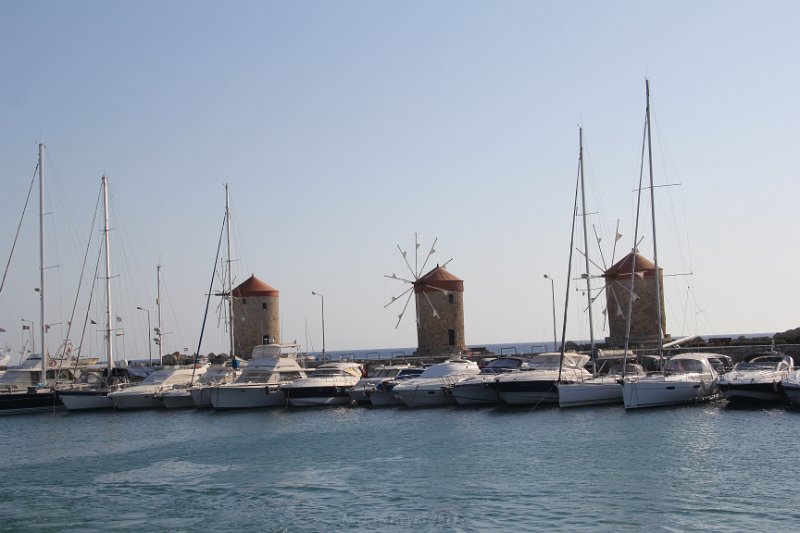 IMG_9510.JPG - Windmills in Old city Harbor