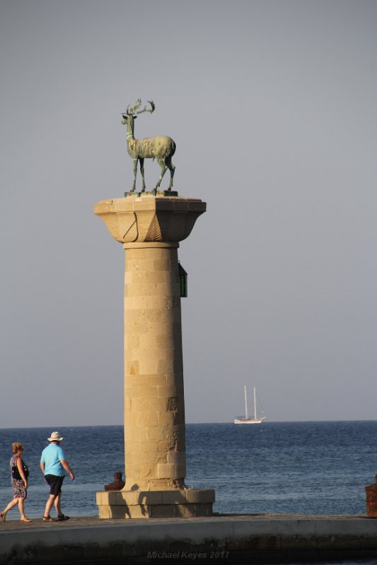 IMG_0315.JPG - Entrance to Rhodes harbor