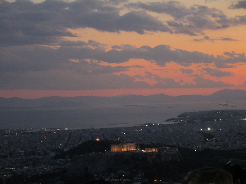 IMG_1002.JPG - The Acropolis, and Parthenon are now illuminated